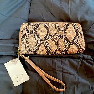 NWT A New Day Brand Tan Snake Print Skin Wristlet Zip Up Wallet Clutch